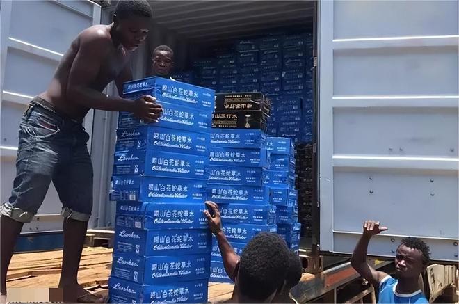 狂揽数十亿！曾是中国“最难喝的饮料”如今被中年男人买疯了(图9)