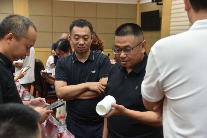内江市举办食品饮料包材企业产销对接活动共促“内江造”合作共赢(图3)