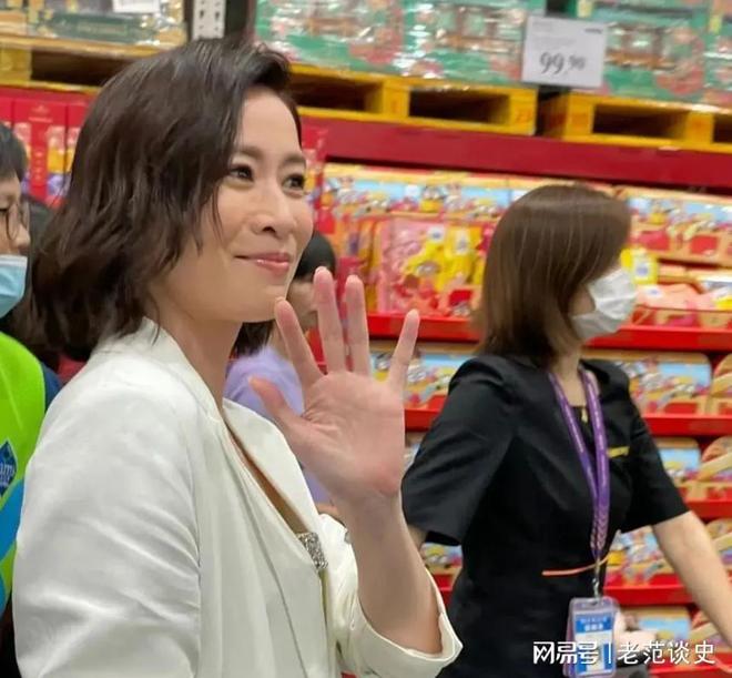 拒绝豪门身价过亿她过得这么好得要感谢陈浩民的不娶之恩？(图9)